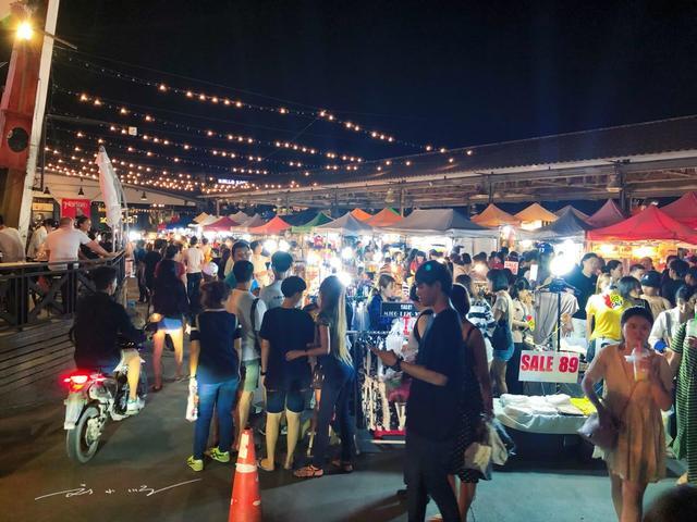 玩乐足迹▲夜生活最丰富的亚洲国家,被誉为男人天堂,不适合带女朋友一起去