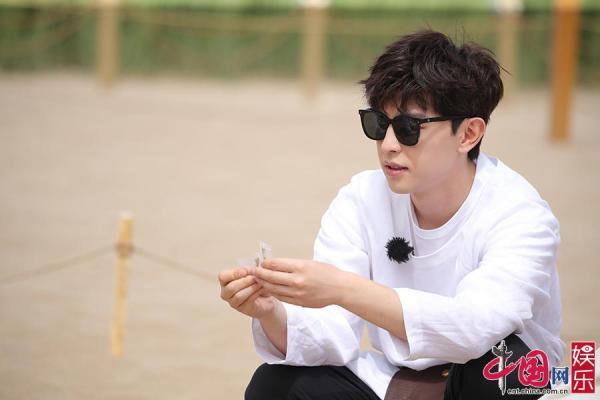 中国网|《极限挑战6》“宝藏区”寻宝邓伦给岳云鹏改名