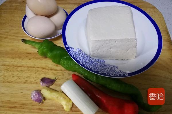 豆腐和鸡蛋这新吃法，炒一锅米饭不够吃，三两下就做好