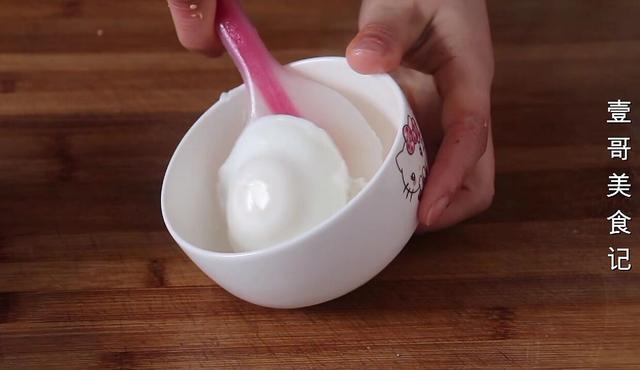 荷包蛋学会这样做，天天吃都不腻，营养下饭又解馋，实在太香了