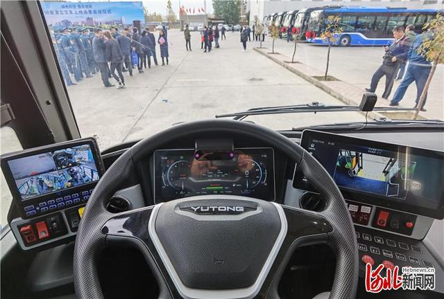 加热扶手杆、阅读灯、全自动恒温空调……河北石家庄238部新能源公交车集中上线