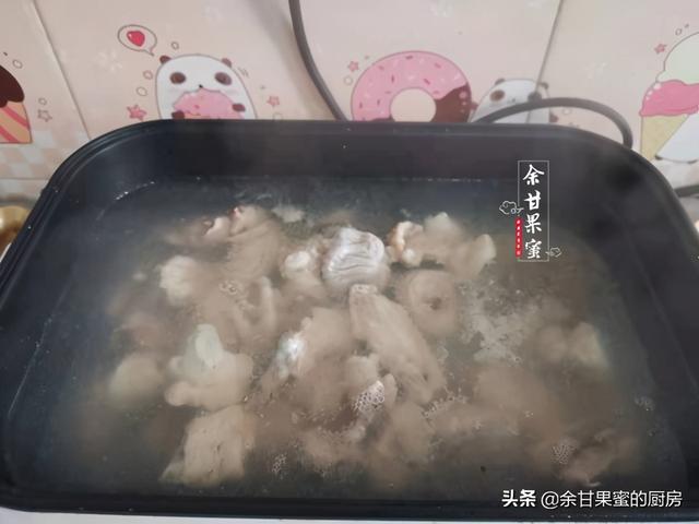 家常蒸鸡块，加点菌蔬，蒸一蒸出锅，鲜嫩味美