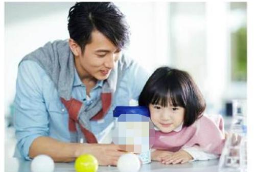 [超级宝妈]奶粉真的越贵越好？200和400块之间到底有何区别？业内人道出真相