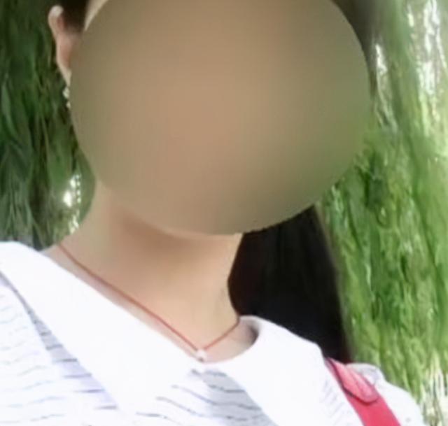 女子被驾校教练疯狂追求，对方放话“今晚不能让老公接你”