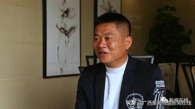 300元可以让10个人吃到扶墙出，这家烧鸡店4年在南宁开了24家分店