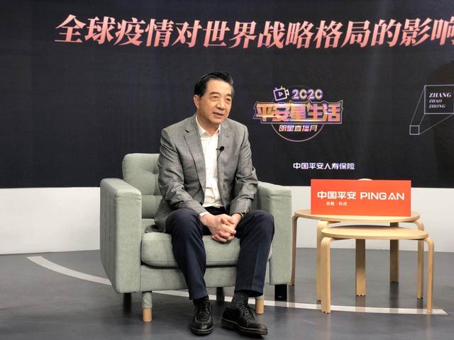 #光明网#＂局座＂张召忠为平安专题开讲，在线点赞中国担当