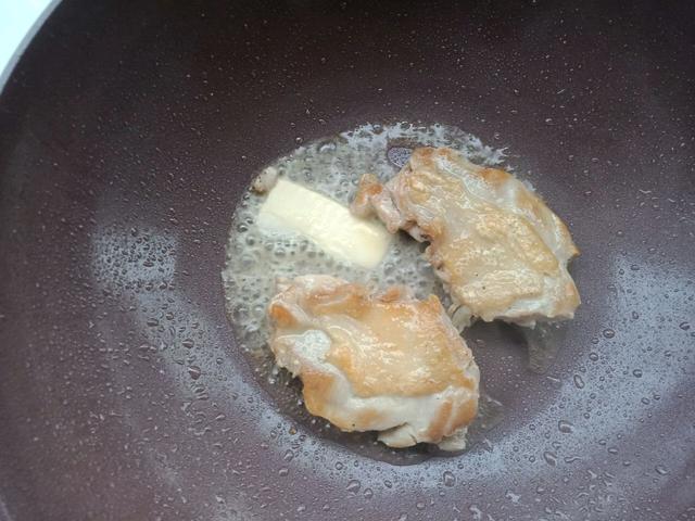 鸡排去腥要用它，比料酒味道好，清新芬芳微酸开胃，现在就流行它