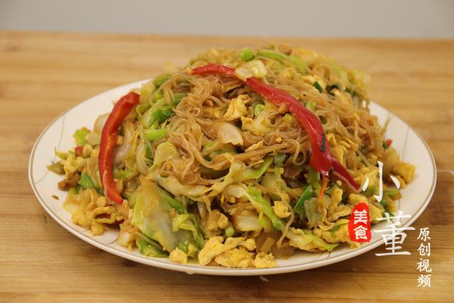 包菜炒粉丝|1颗包菜搭配1把粉丝超美味，比大鱼大肉还好吃，5分钟就学会