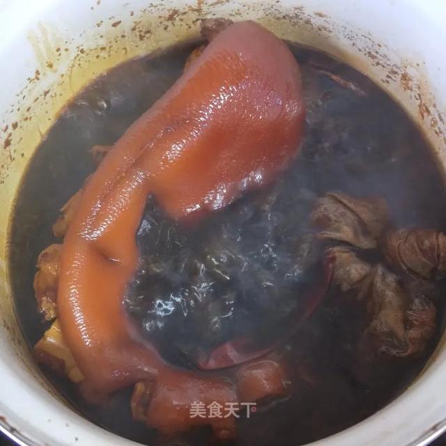 猪蹄这样做，软而不烂，肥而不腻！香糯可口，入口即化！家人超爱吃
