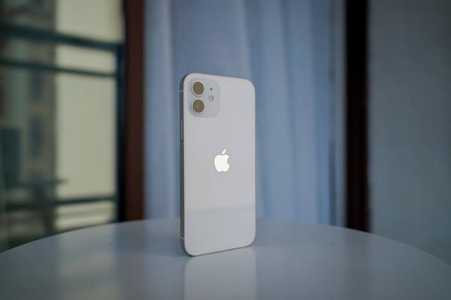 “翻车”持续上演！iPhone12陷入退货潮，库克：拒绝退货