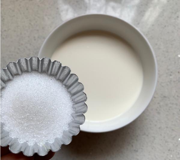 入口即化的奶香焦糖布丁，孩子的最爱，1勺接着1勺吃不停