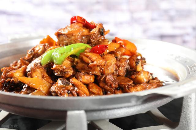 大厨透露：炒鸡肉时，别着急下锅，多做这2步，鲜嫩入味还不腥