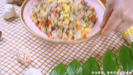 「超级宝妈」常吃这种缤纷餐,脆嫩不油腻,宝宝长得高长得快,还不贫血不挑食