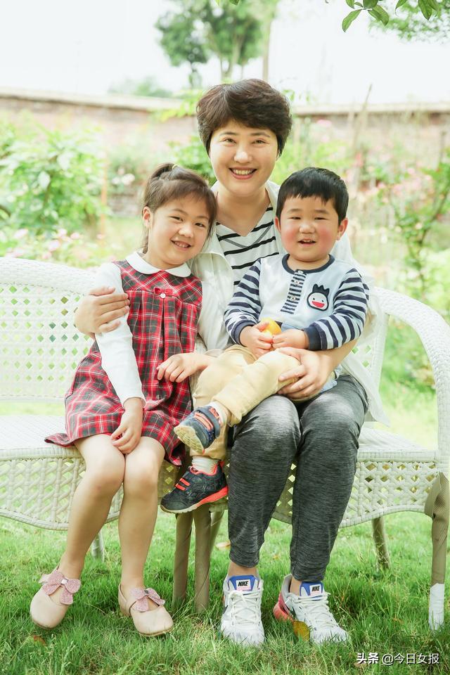 #你的育儿经#孩子易生气，家长陪写作业被气炸……疫情下，湖南知名主持人张丹丹直播38场，面授宅家“育儿经”