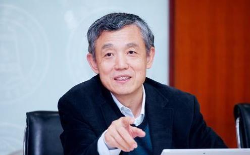 「超级宝妈」北大教授直言：未来有大出息的孩子，大多具备这些特质