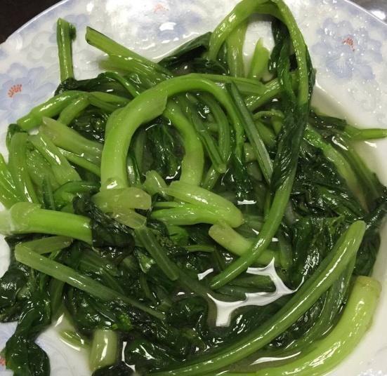 「超级宝妈」23岁孕妈晒“孕妇餐”，无人照料只能自食其力，网友：没必要心疼