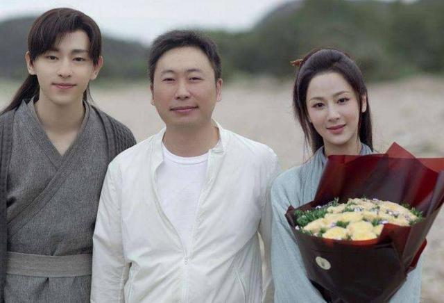 fun娱乐▲杨紫邓伦《香蜜》之后再度合体拍广告,杨紫妆容却被指cos刘亦菲