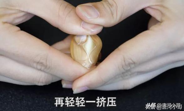 你的育儿经■吃了30年的大蒜，才知道大蒜上有个小“机关”，三秒就剥好