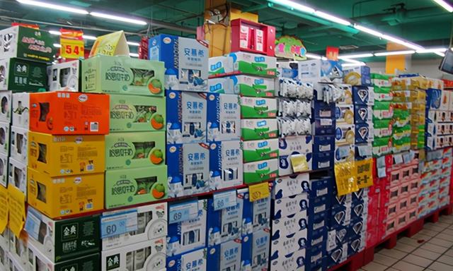 实体店一箱牛奶50元，为何网上只卖25元