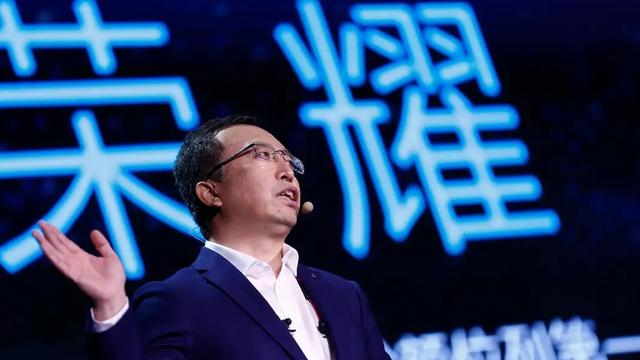 荣耀传来最新消息！透露两个新信号！花粉：凭什么？