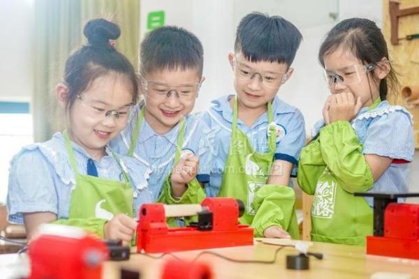 光明网|浙江湖州：小小巧手迎六一
