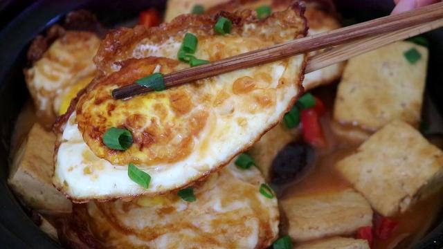 1块豆腐，4个鸡蛋，花2年研究，实在太香了，给红烧肉都不换