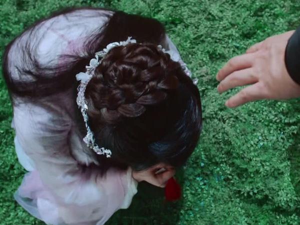 9号放映厅|香蜜：锦觅自毁真身后，为何旭凤还不肯原谅？看到雪花你就懂了