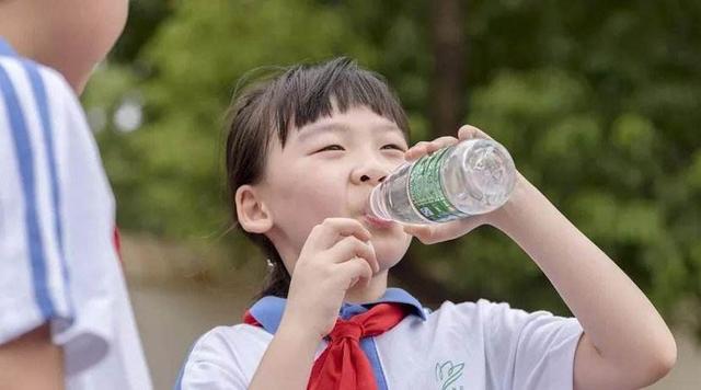超级宝妈■这些孩子看起来＂鬼灵精＂，长大却多半没出息，不妨对照下你家娃