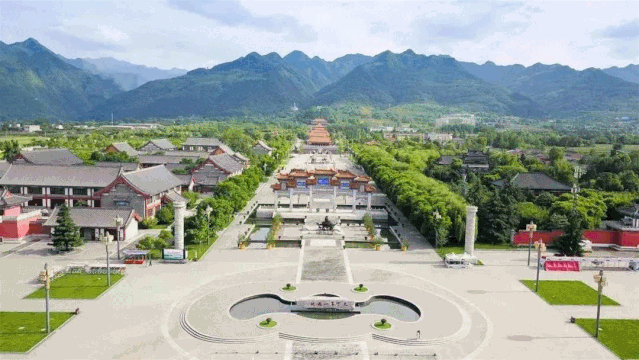 「世界那么大」不言终南山麓的楼观台为秦岭秘境,只言方圆百公里内的你真心辜负