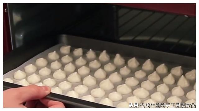 你的育儿经▲3个鸡蛋清，一盒酸奶，无水无油，教你做入口即化的宝宝酸奶溶豆