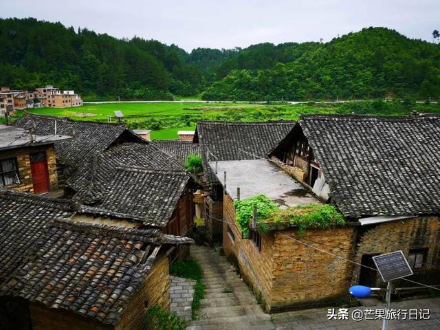 玩乐足迹■贵州深山有个寨子，房子用石头和木头建成，入选了中国传统村落