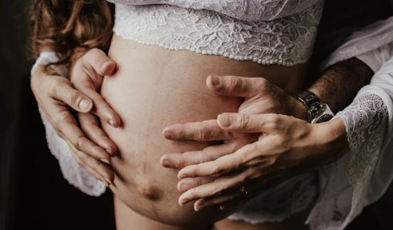 超级宝妈|为何有的孕妇一直不吐，有的孕妇却一直吐到生产？5问题了解孕吐