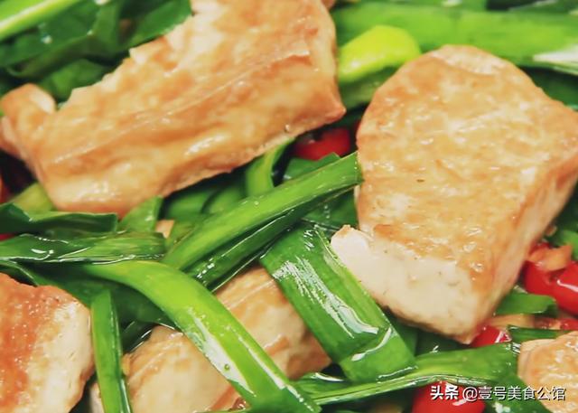 韭菜和豆腐这样搭配，鲜嫩爽口又嫩滑，解馋又营养的家常美食
