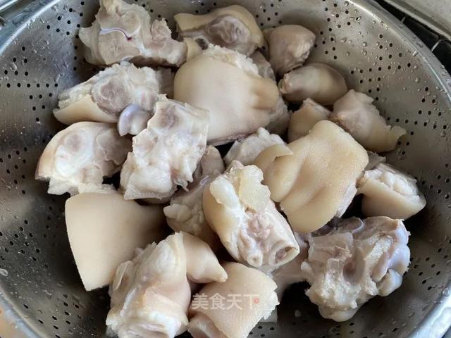 猪蹄这样做，软而不烂，肥而不腻！香糯可口，入口即化！家人超爱吃