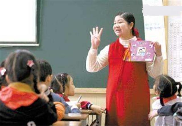 超级宝妈|家长投诉举报班主任，怀二胎请产假耽误孩子学习：成绩下降谁负责