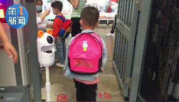 你的育儿经|西安幼儿园开学第一天:有人欢天喜地,有人哭天喊地