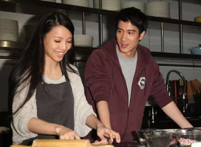 「超级宝妈」王力宏和妻子都是“学霸”，给儿子起名暗藏寓意？一共只有5笔
