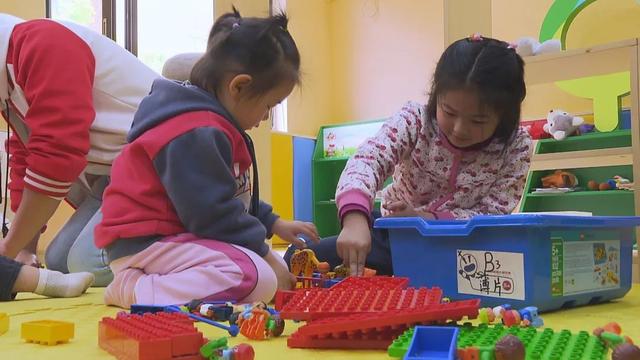 孩子|机器人会跳舞、玩具搭建“动物园”……小朋友们在这里玩嗨了