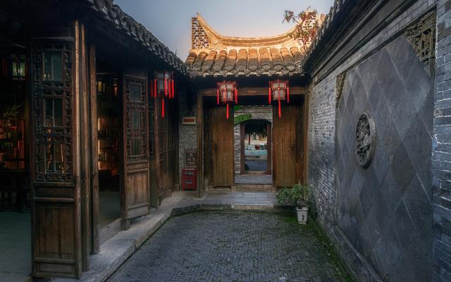 世界那么大■这座城市经济位居全国前五十强,却至今未通高铁,人文景观众多