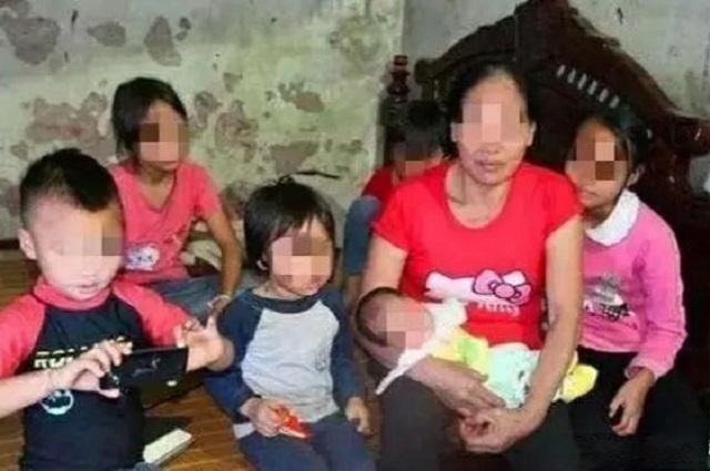 【超级宝妈】宝妈不到30岁,已经生下6个孩子,多生原因让人既无奈又感慨