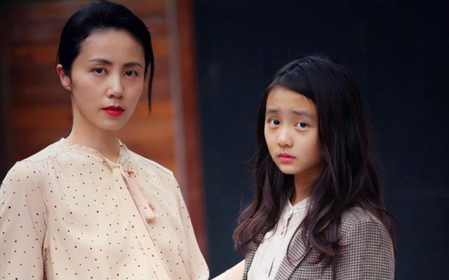 去参加家长会，穿衣打扮不能小觑！这三种父母会让娃“抬不起头”