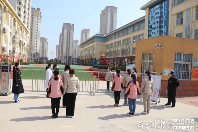 #你的育儿经#天津路实验幼儿园开展疫情防控开学实战演练