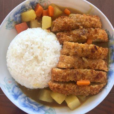 几块钱做一道咖喱鸡排饭，竟比外卖还好吃