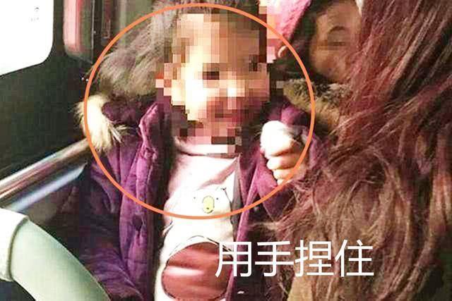 你的育儿经■公交车上母女俩行为惹众怒，乘客：小小年纪，就失去孩子的善良