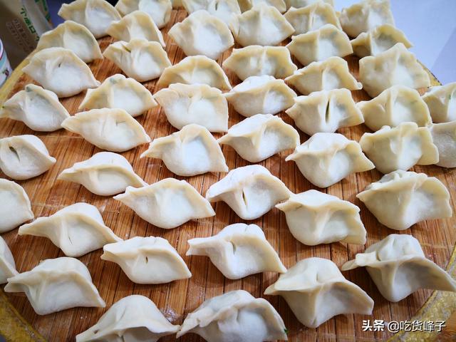 冬至，用此菜包饺子，比白菜韭菜鲜，天冷有钱也难买，碰到别错过