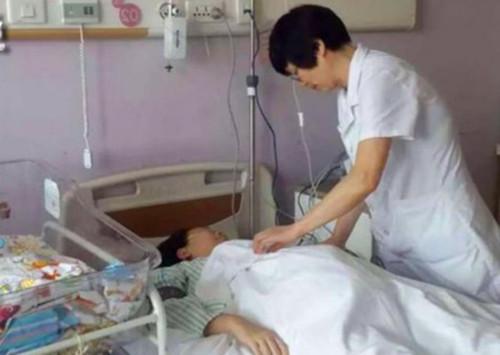 你的育儿经▲宝妈半夜生2胎，产房外6岁大女儿一人等候，孩子的话让护士落泪