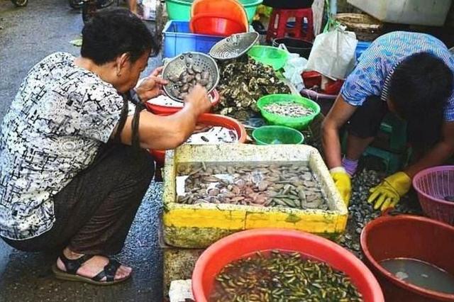 「超级宝妈」小女生爱吃零食，患白血病，这几种食物甲醛超标，别给孩子吃！