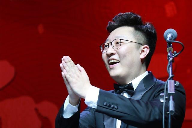 如果心有颜色|德云社“云鹤九霄”的成员分别都有谁？岳云鹏比张云雷入行还早吗