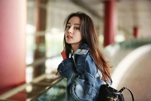 萌萌的小丸子|如果手中只有一票，杨紫赵丽颖杨幂热巴，你会投给谁？