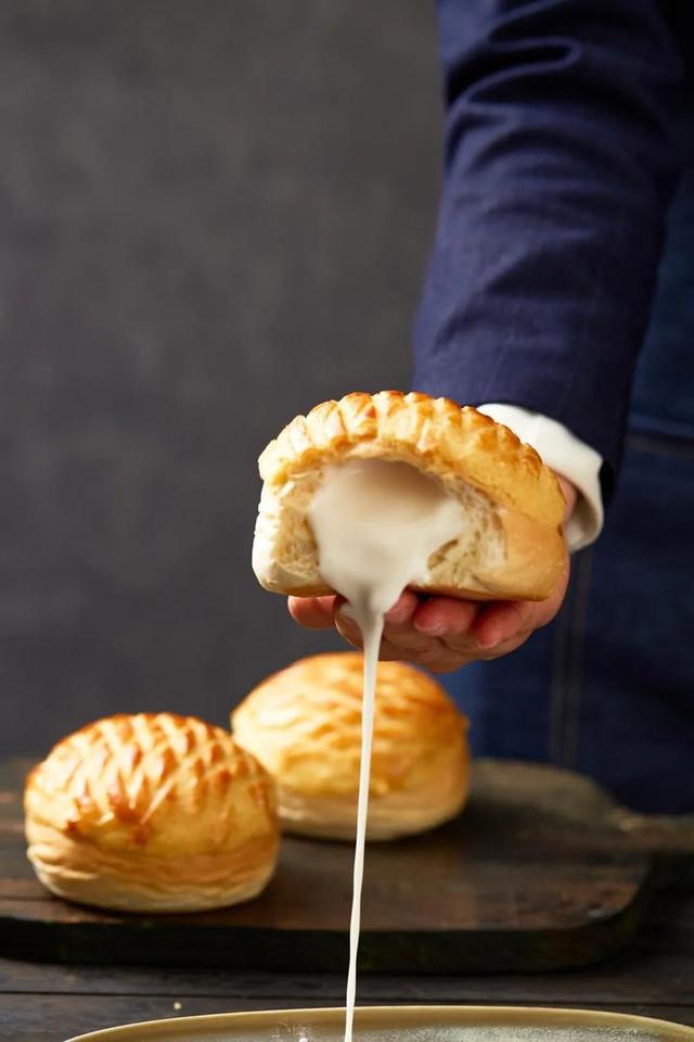 蝴蝶里秋冬新品上市，这家主打广式点心的茶餐厅三十年只专注手工制作，招牌乳鸽不容错过